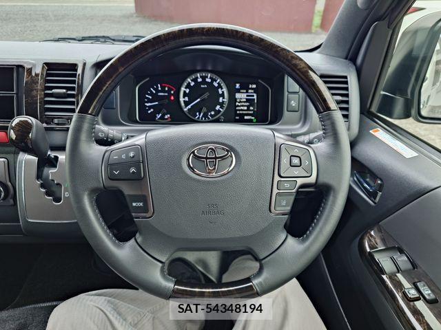 Toyota HIACE VAN 2025-09 8797759-12
