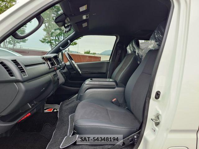Toyota HIACE VAN 2025-09 8797759-19