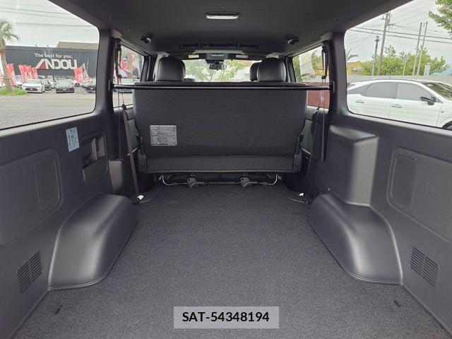 Toyota HIACE VAN 2025-09 8797759-21