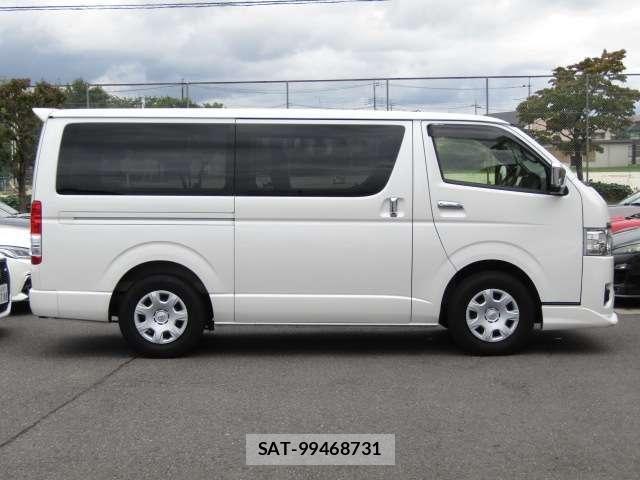 Toyota HIACE VAN 2024-08 8797763-27