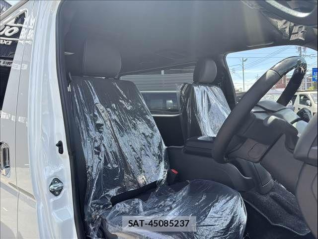Toyota HIACE VAN 2026-07 8797757-12