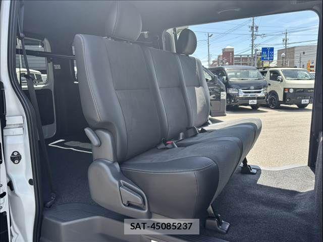 Toyota HIACE VAN 2026-07 8797757-13