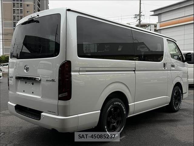 Toyota HIACE VAN 2026-07 8797757-14