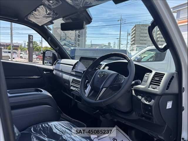 Toyota HIACE VAN 2026-07 8797757-29