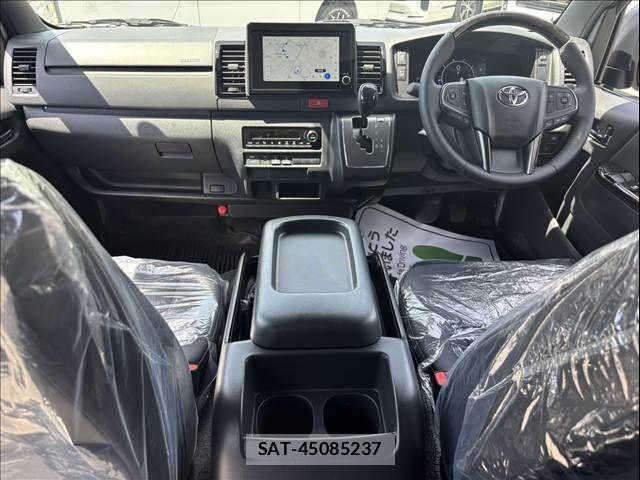 Toyota HIACE VAN 2026-07 8797757-3