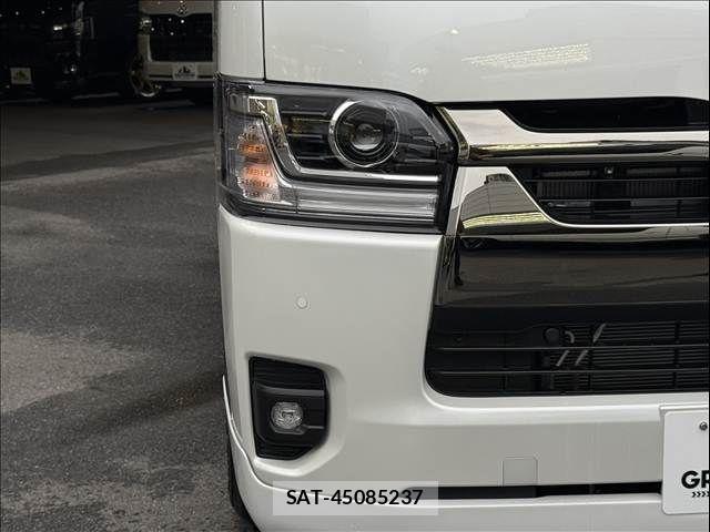 Toyota HIACE VAN 2026-07 8797757-4