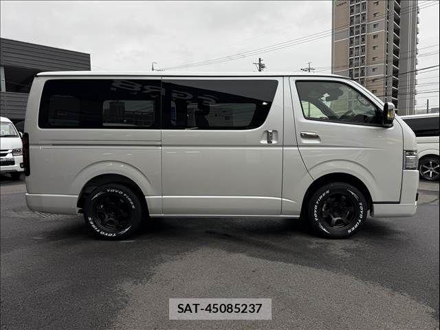 Toyota HIACE VAN 2026-07 8797757-8