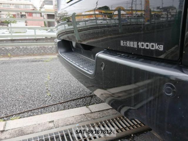 Toyota HIACE VAN 2023-01 8832123-11
