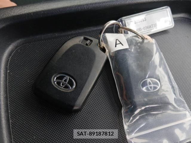 Toyota HIACE VAN 2023-01 8832123-21