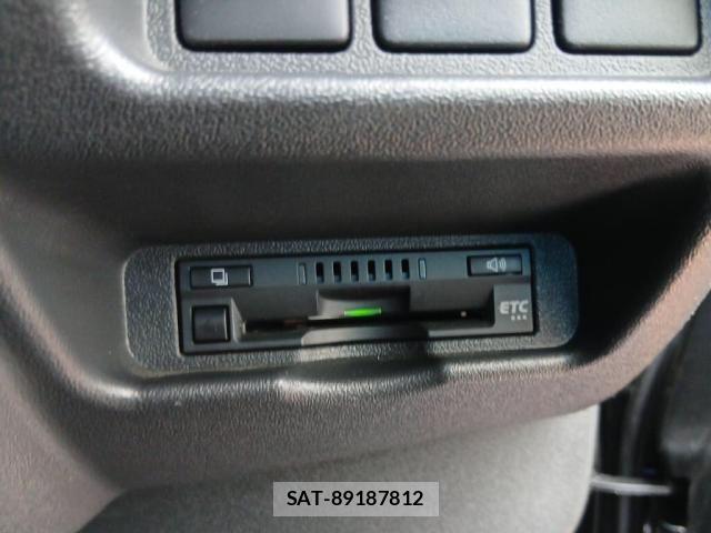 Toyota HIACE VAN 2023-01 8832123-22