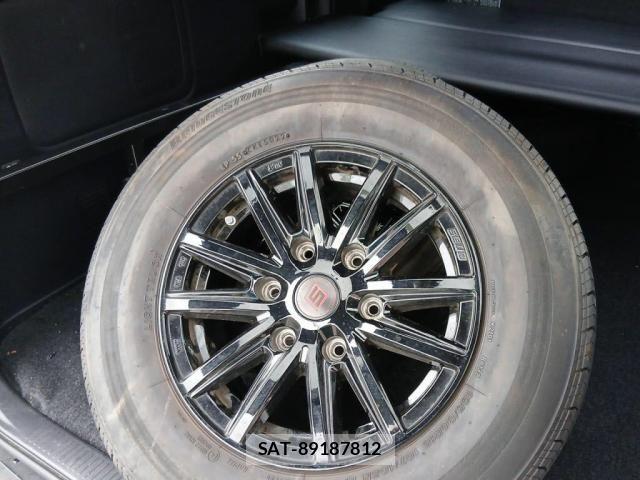 Toyota HIACE VAN 2023-01 8832123-24