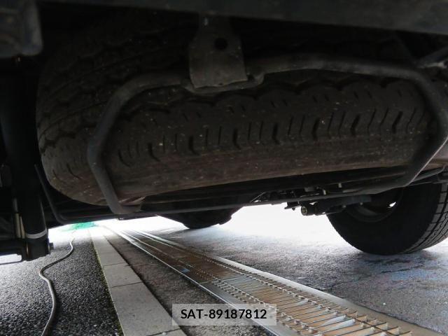 Toyota HIACE VAN 2023-01 8832123-29