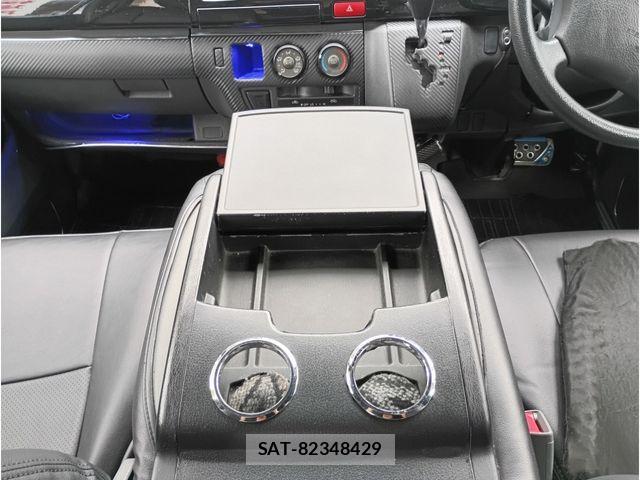 Toyota HIACE VAN 2008-09 8832149-17