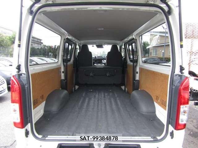 Toyota HIACE VAN 2020-02 8832140-11