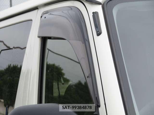 Toyota HIACE VAN 2020-02 8832140-15