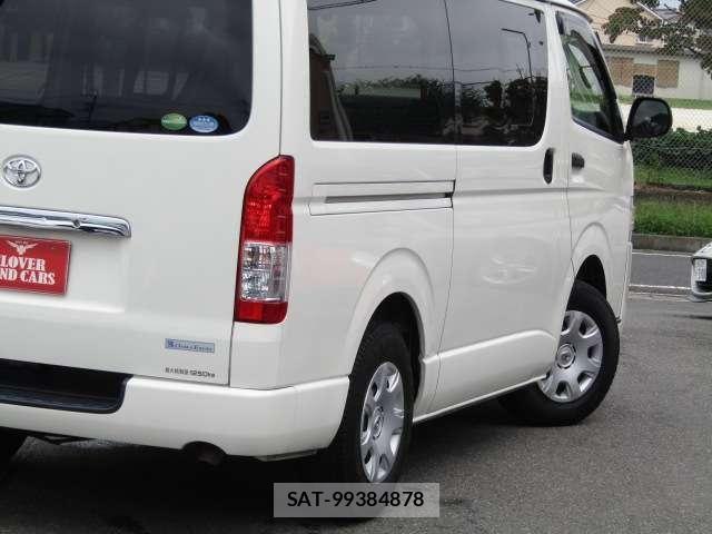 Toyota HIACE VAN 2020-02 8832140-29