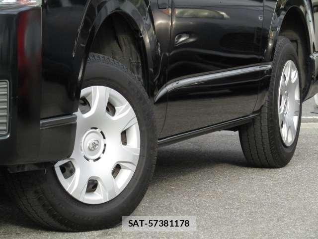 Toyota HIACE VAN 2023-08 8832129-13