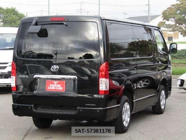 Toyota HIACE VAN 2023-08 8832129-15