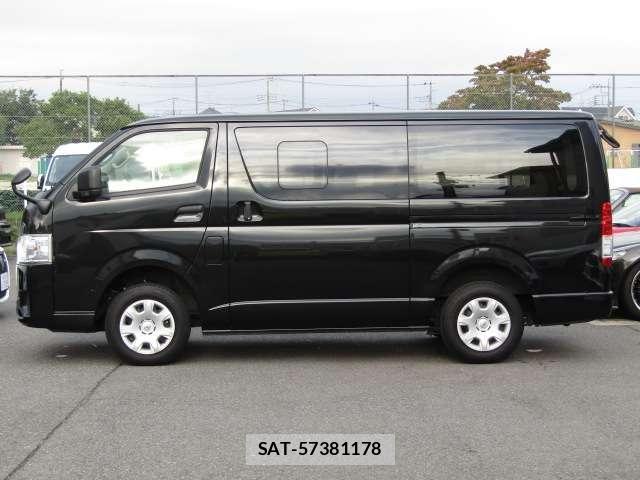 Toyota HIACE VAN 2023-08 8832129-18