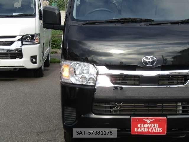 Toyota HIACE VAN 2023-08 8832129-23