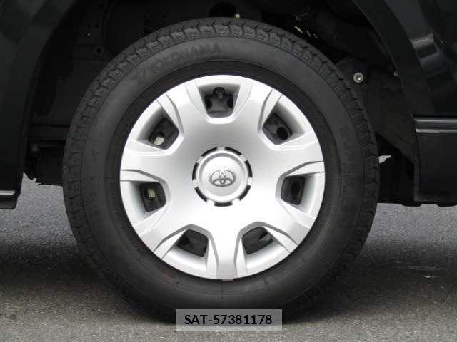Toyota HIACE VAN 2023-08 8832129-25
