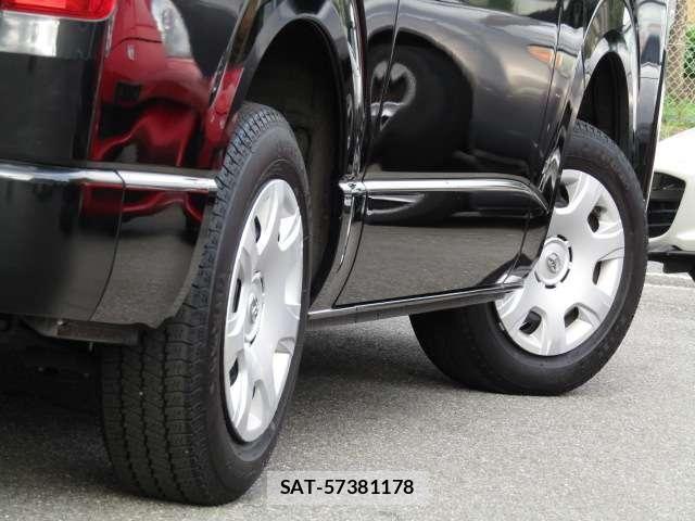 Toyota HIACE VAN 2023-08 8832129-26