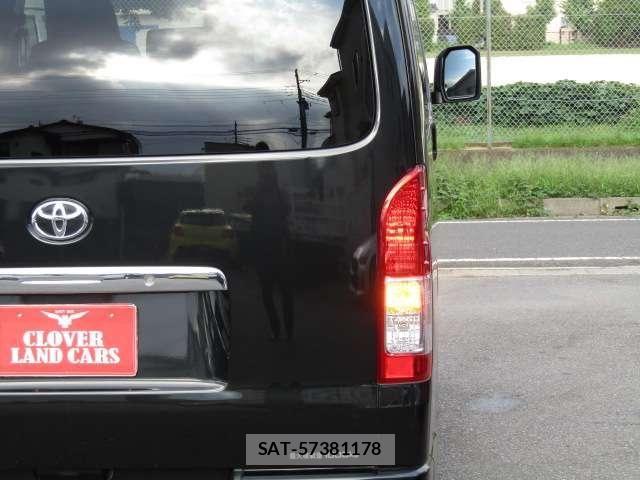 Toyota HIACE VAN 2023-08 8832129-27