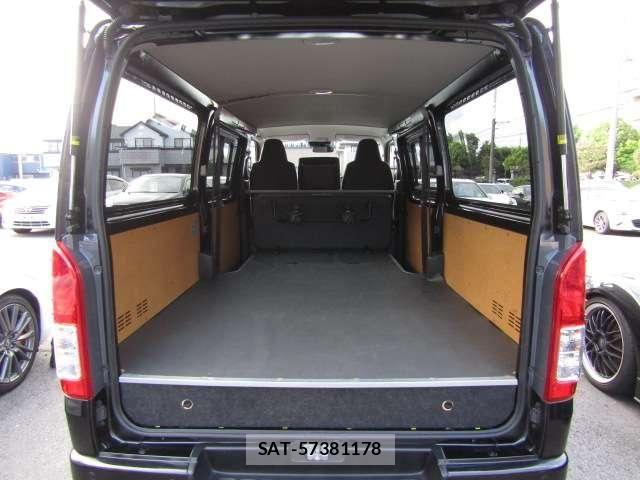 Toyota HIACE VAN 2023-08 8832129-4