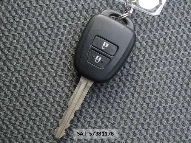 Toyota HIACE VAN 2023-08 8832129-8