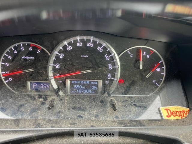 Toyota HIACE VAN 2016-09 8832147-11
