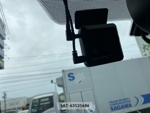 Toyota HIACE VAN 2016-09 8832147-14