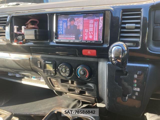 Toyota HIACE VAN 2009-11 8832139-19