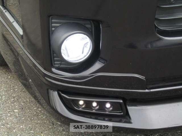 Toyota HIACE VAN 2021-01 8832125-24