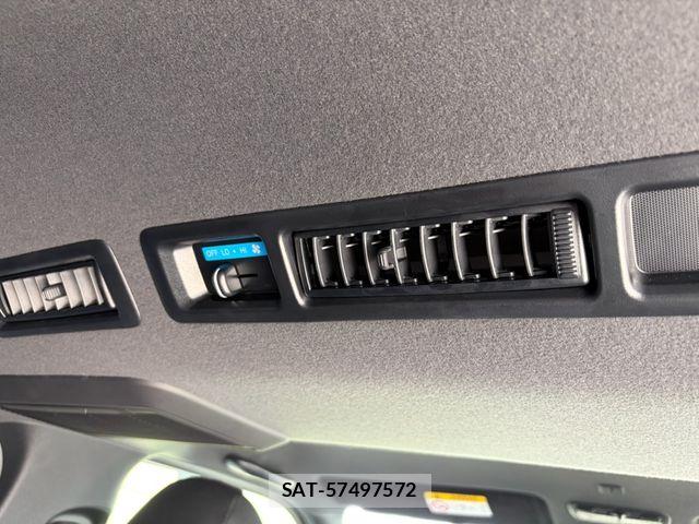 Toyota HIACE VAN 2021-02 8832127-25