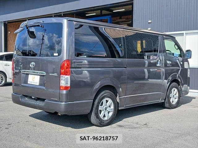 Toyota HIACE VAN 2021-08 8832130-13