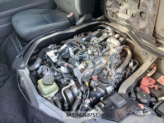 Toyota HIACE VAN 2021-08 8832130-17