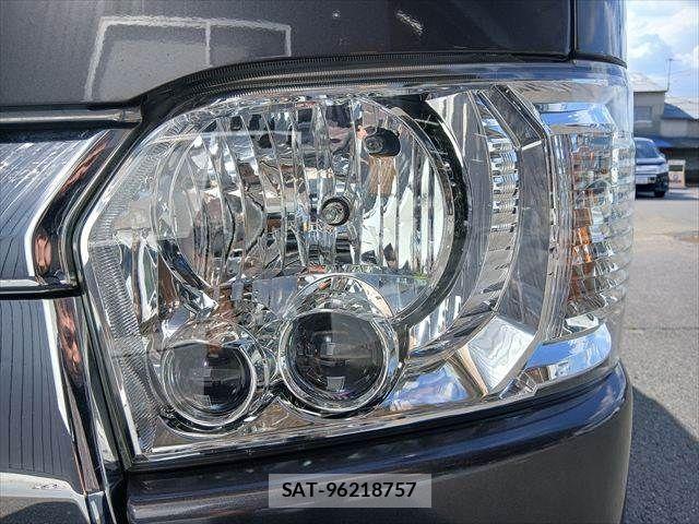 Toyota HIACE VAN 2021-08 8832130-21