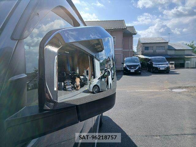 Toyota HIACE VAN 2021-08 8832130-24