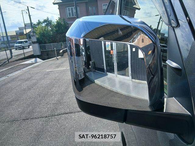 Toyota HIACE VAN 2021-08 8832130-25