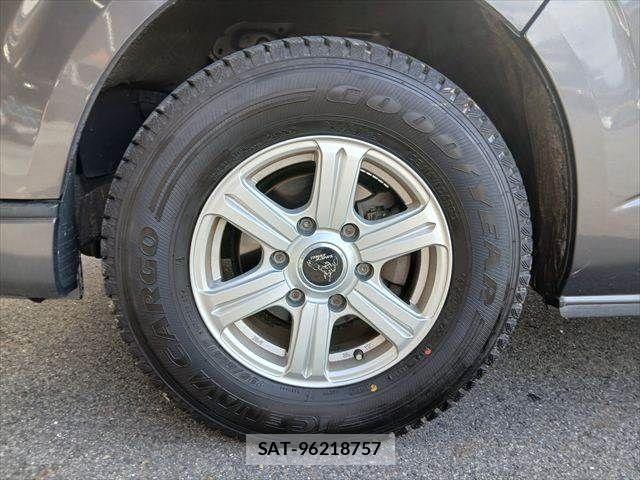 Toyota HIACE VAN 2021-08 8832130-28