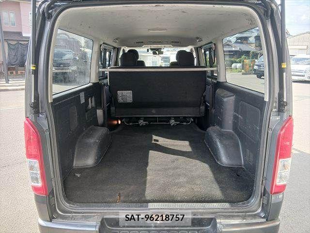 Toyota HIACE VAN 2021-08 8832130-5