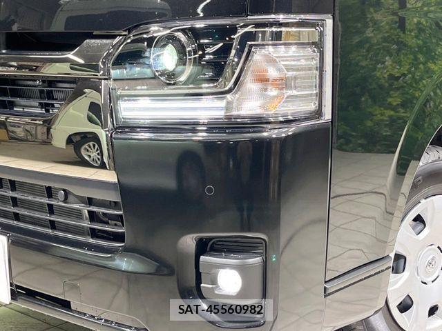 Toyota HIACE VAN 2026-08 8832113-11