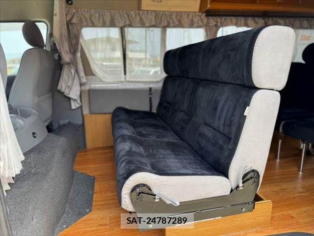 Toyota HIACE VAN 2008-11 8832148-17