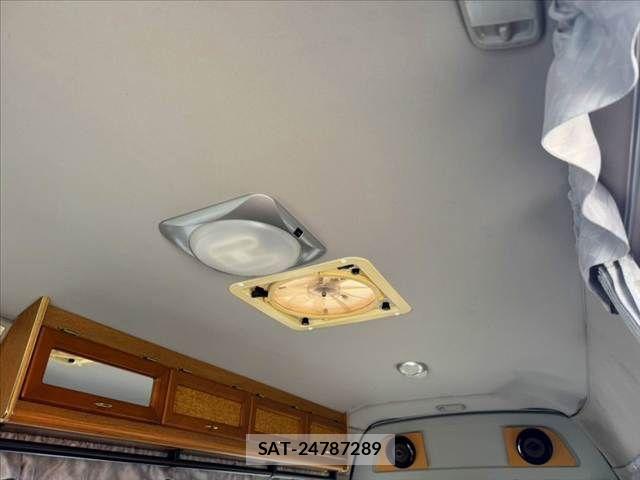 Toyota HIACE VAN 2008-11 8832148-6