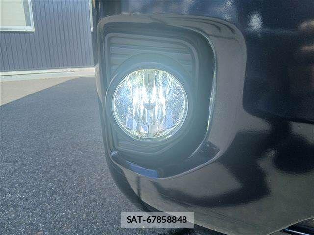 Toyota HIACE VAN 2019-10 8832138-11