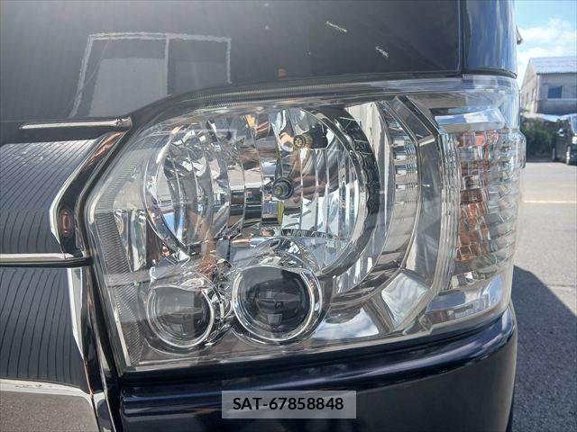 Toyota HIACE VAN 2019-10 8832138-21