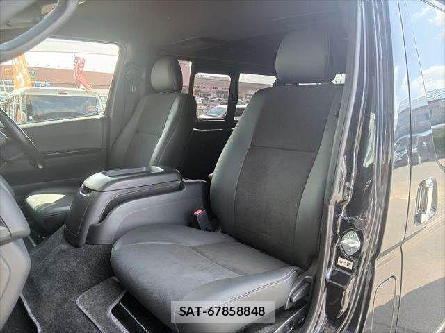 Toyota HIACE VAN 2019-10 8832138-29