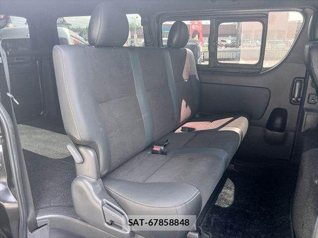 Toyota HIACE VAN 2019-10 8832138-7