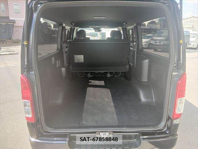 Toyota HIACE VAN 2019-10 8832138-8