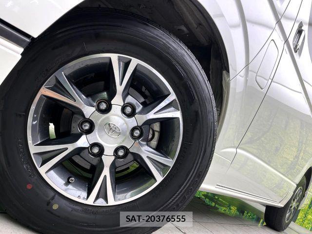 Toyota HIACE VAN 2024-07 8832117-11